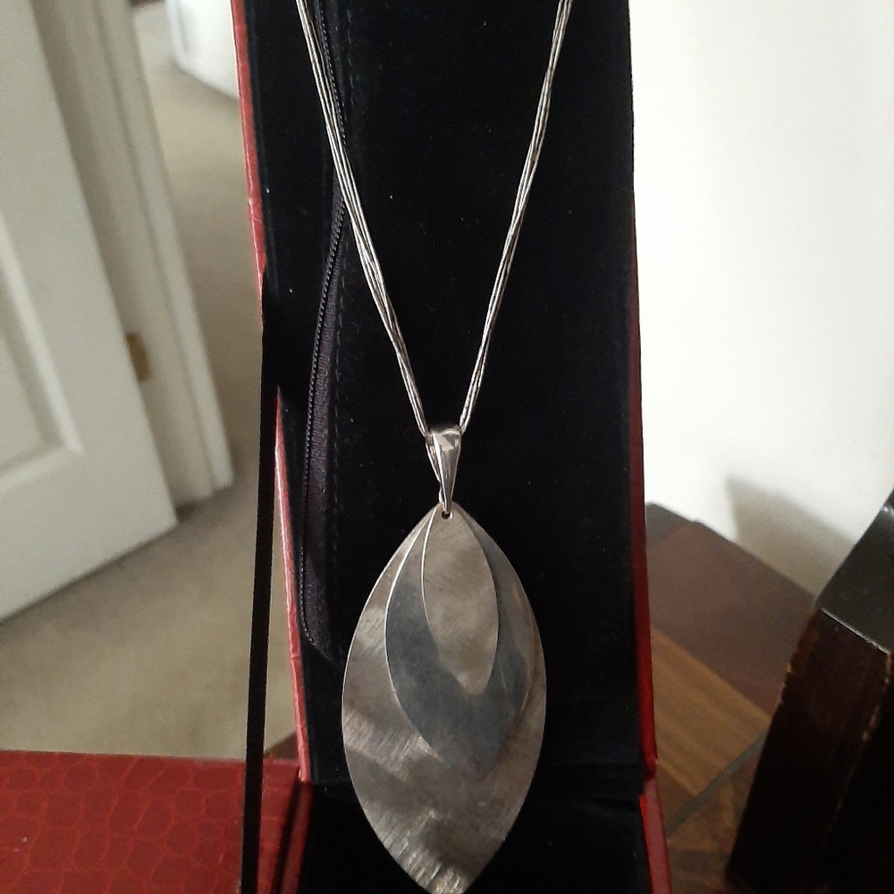 925 SILVER OVAL LEAF PENDANT NECKLACE ITALY